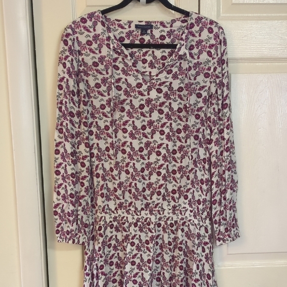 Tommy Hilfiger Dresses & Skirts - Chic Long Sleeve Purple and White Tommy Hilfiger Dress.